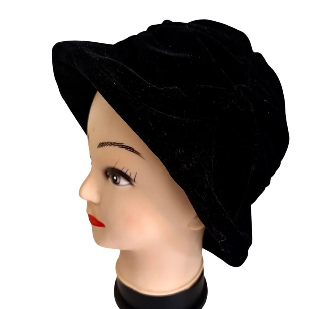 Vintage Y2K Ben Berger Luxury Black Velvet Slouch Bucket Hat Ruched Retro Glam